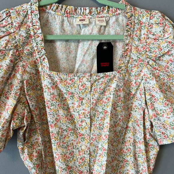Levi’s Floral Crop Top - Picture 2 of 4